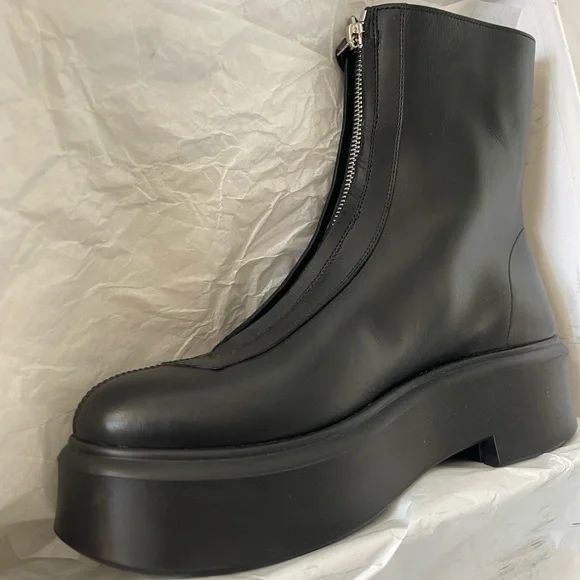 The Row Leather Combat Ankle Boots Size 41 Like New - Picture 5 of 16